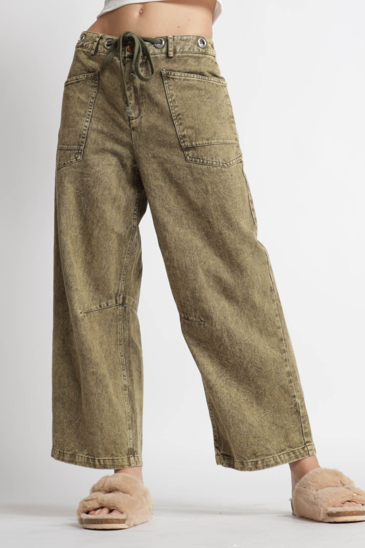 Vintage Washed Mid Rise Barrel Denim Pants
