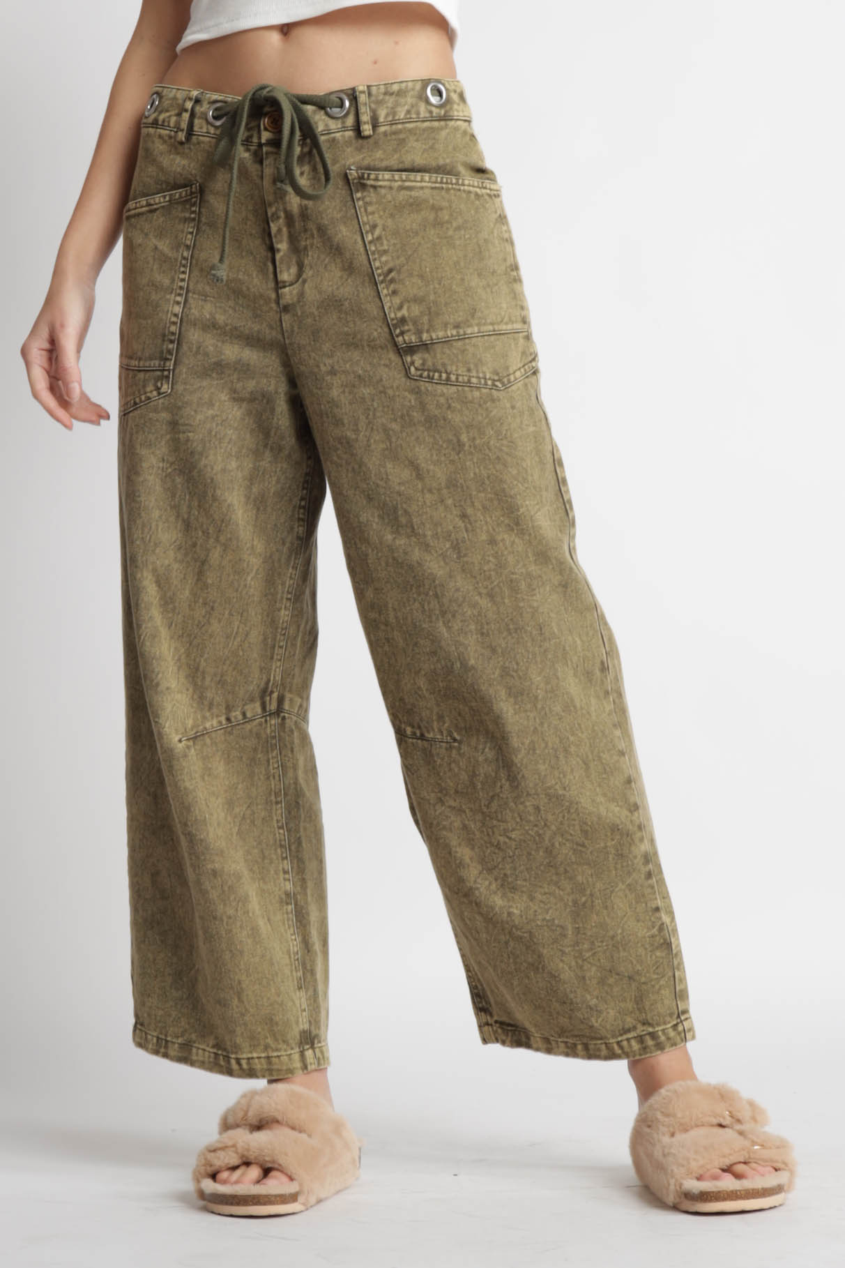 Vintage Washed Mid Rise Barrel Denim Pants