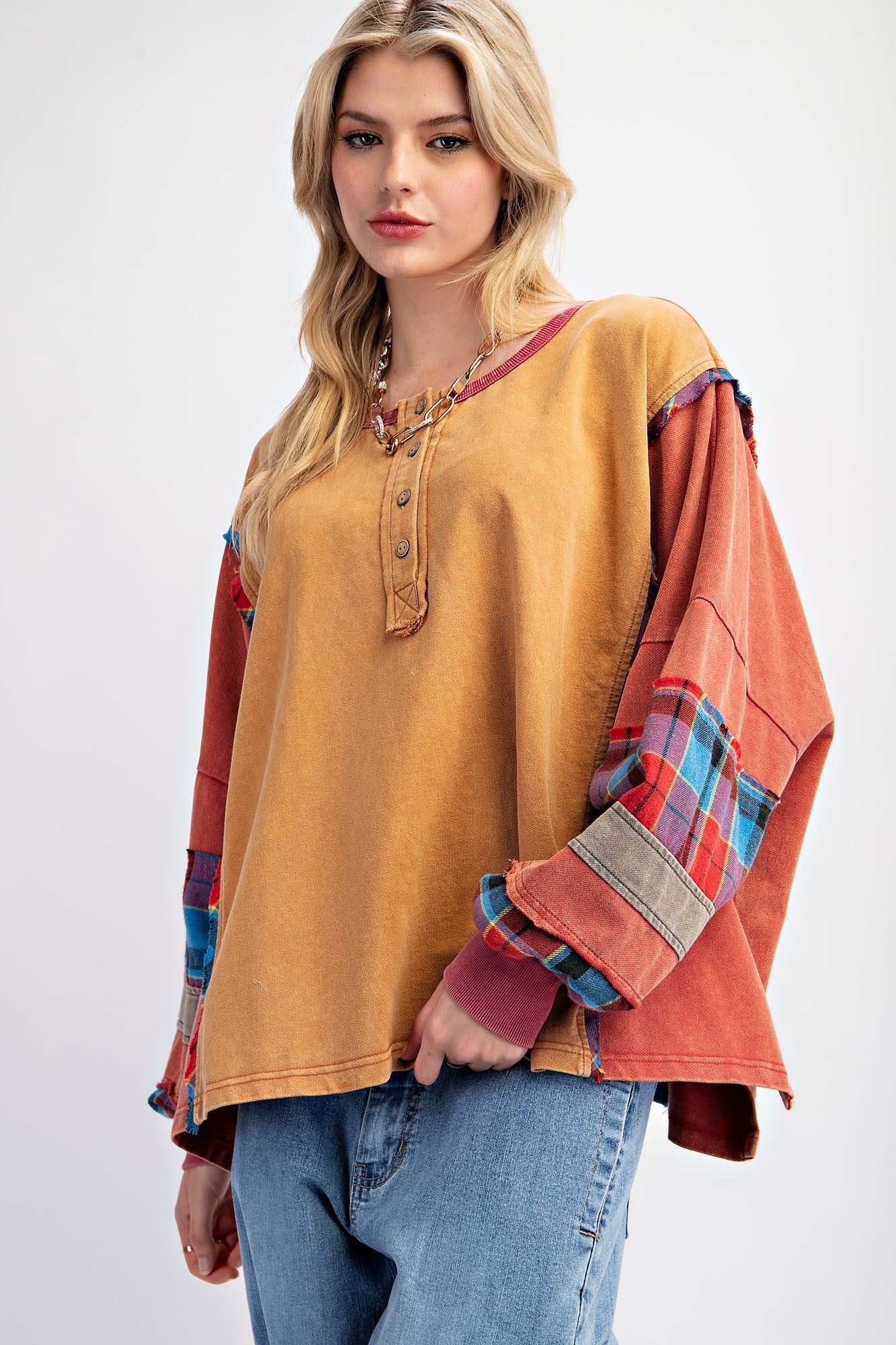 BUTTON FRONT COLOR MIX WASHED TOP