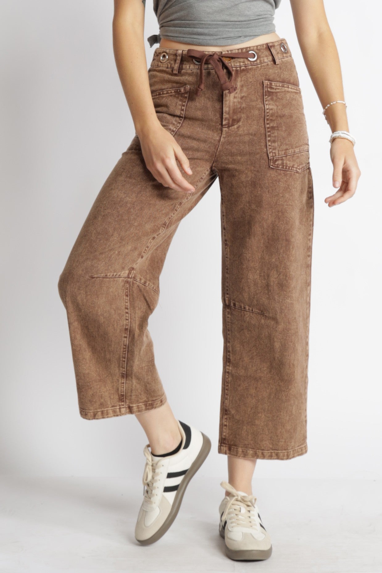 Vintage Washed Mid Rise Barrel Denim Pants