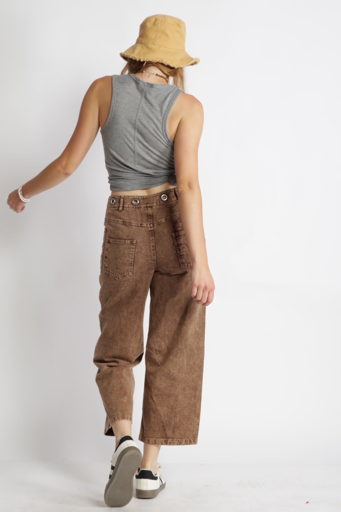 Vintage Washed Mid Rise Barrel Denim Pants