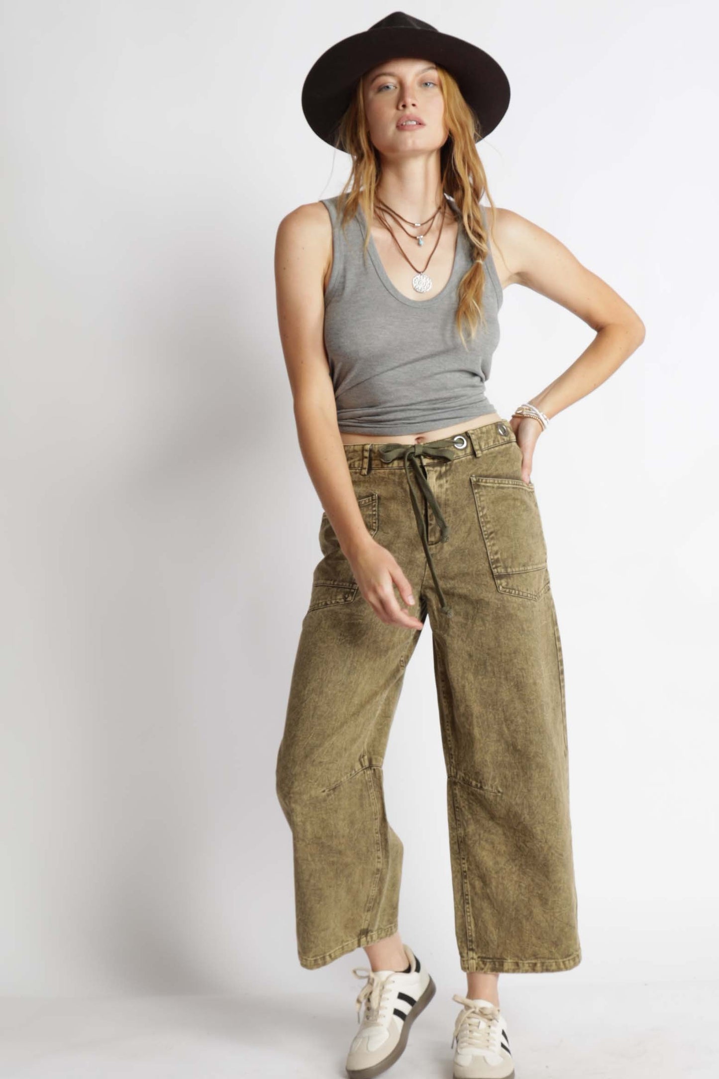 Vintage Washed Mid Rise Barrel Denim Pants